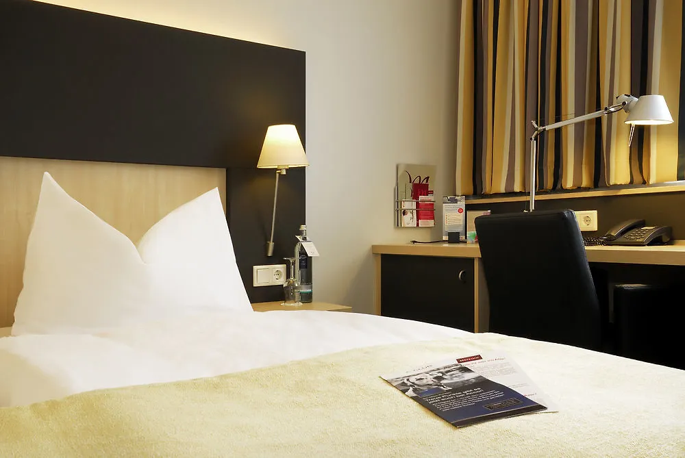 Mercure Hotel Berlin City 4*,