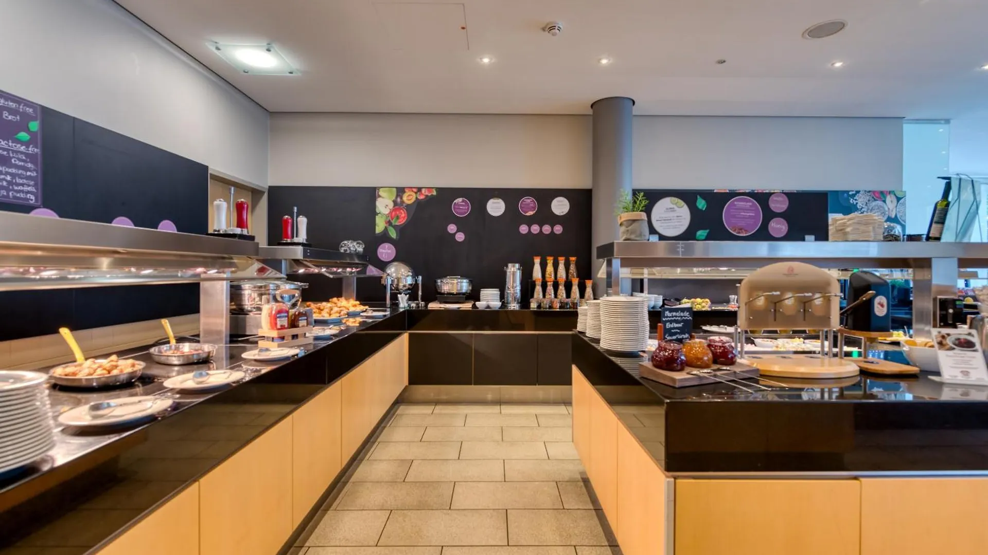 Mercure Hotel Berlin City 4*,