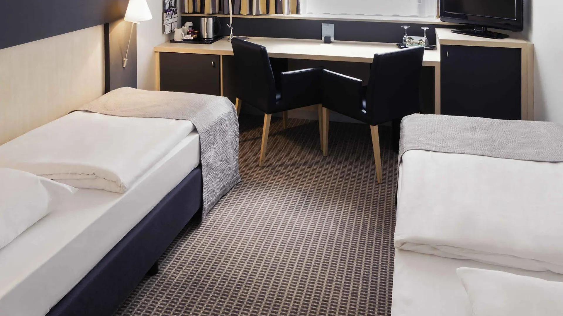 Mercure Hotel Berlin City 4*,